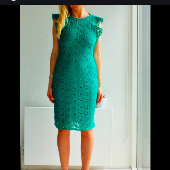 Dress - Picture 1 of 4